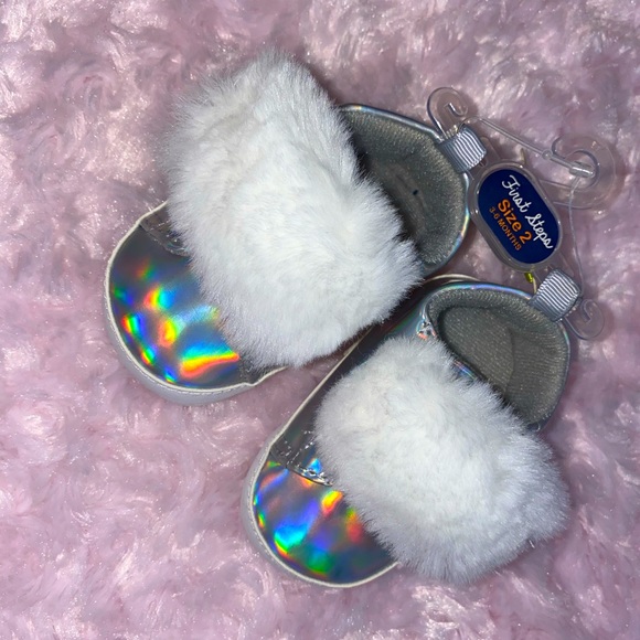 🐰First Steps - Infant🐰 - Picture 1 of 3